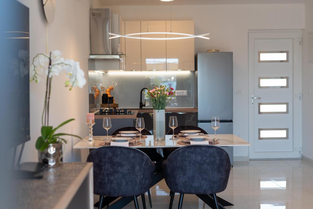 Infinity Residence تروغير المظهر الخارجي الصورة